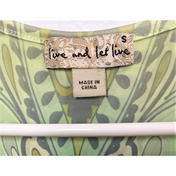 Live and Let Live Green Paisley Short Sleeve Women's SZ Small Top - Picture 7 of 10
